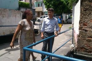 Luiz Carlos participa de encontro com moradores de Salvador