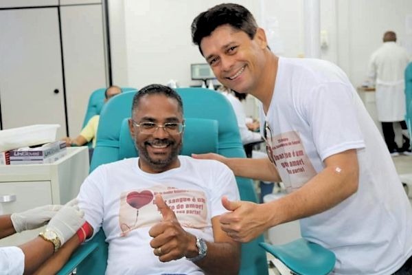 Luiz Carlos e apoiadores se mobilizam em campanha para doação de sangue em Salvador