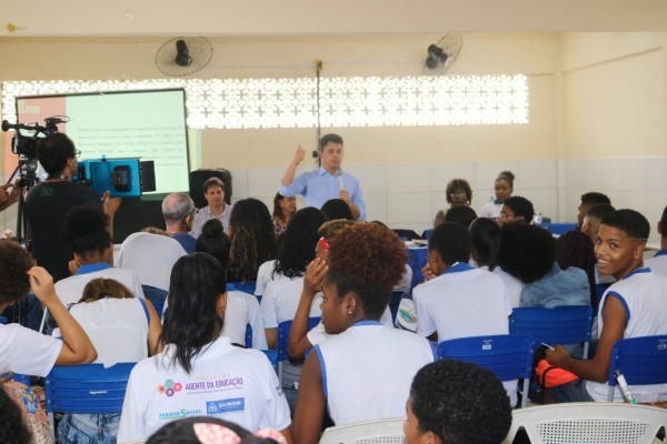 Projeto “Câmara na Escola” atende estudantes do bairro Castelo Branco em Salvador