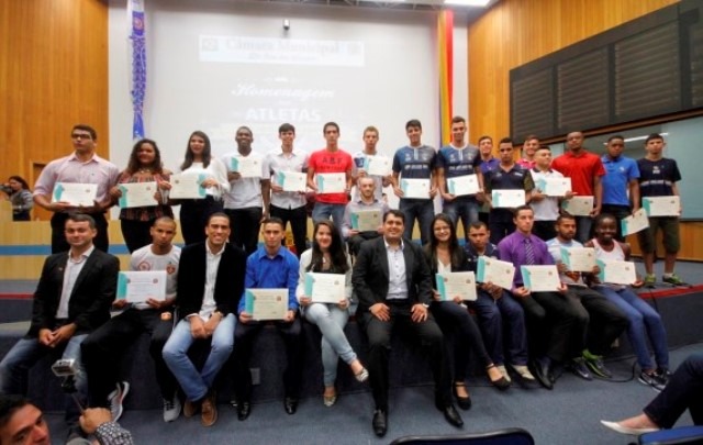 Madeira e Shakespeare realizam sessão solene de Diploma de Honra ao Mérito em SJC