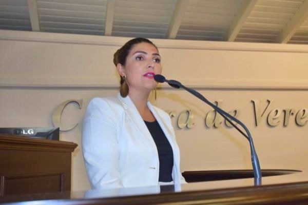 Manu Caliari cobra reforço na sinalização de ciclofaixa em Gramado (RS)