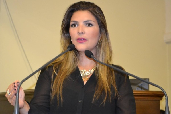 Projeto da vereadora Manu cria o Troféu ‘Professor Destaque Legislativo’ em Gramado