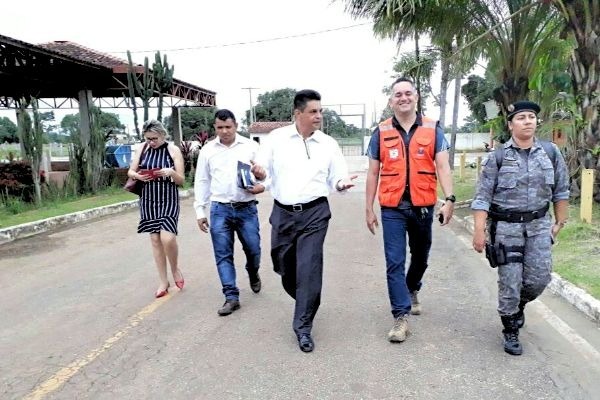 Manuel Marcos faz campanha em prol de famílias afetadas por alagamento em Rio Branco