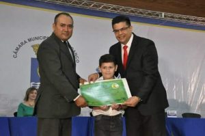 Manuel Marcos homenageia lideranças em Rio Branco