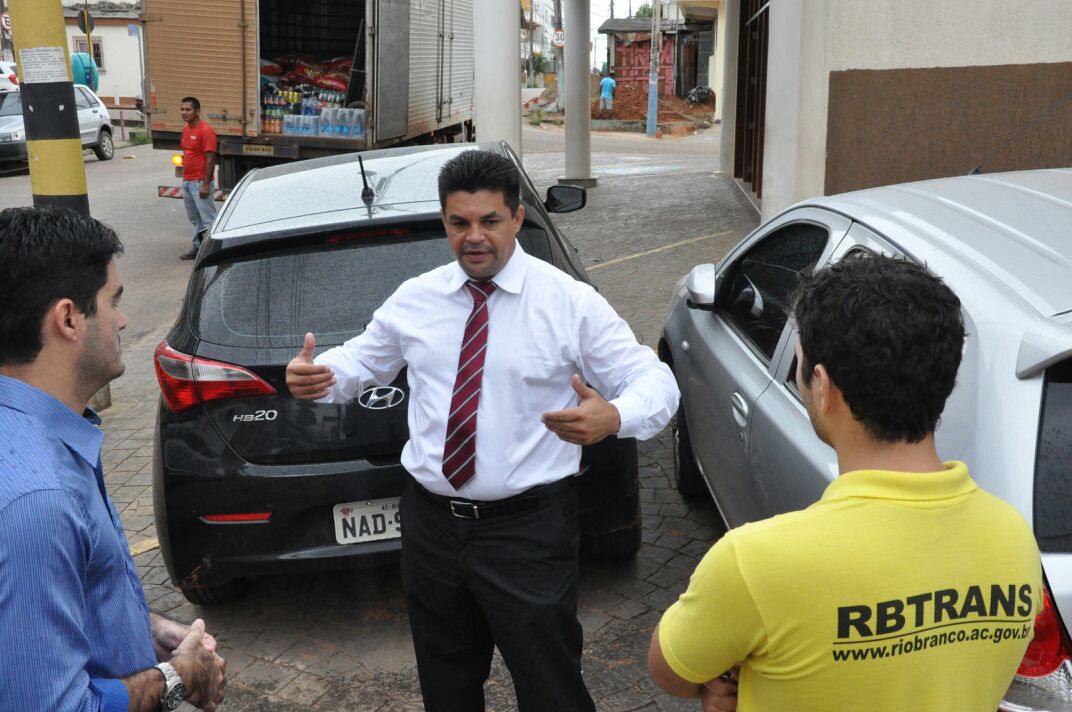 Manuel Marcos apresenta proposta para melhoria do tráfego nas ruas de Rio Branco