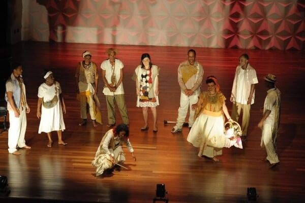 Crivella prestigia festival de arte para pessoas em situação de rua