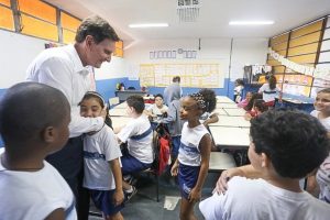 Crivella acompanha formação de 618 agentes de educação especial