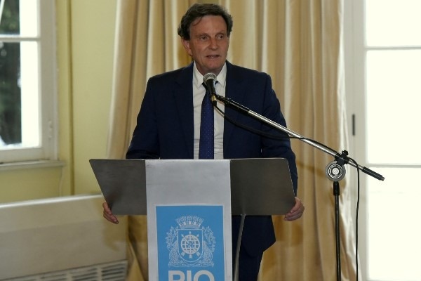 Crivella assina contratos para construção de 1.680 novas unidades habitacionais