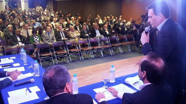 marcelo-crivella-prb-audiencia-publica-antt-ferrovia-rio-vitoria-foto-ascom-13-07-15-02