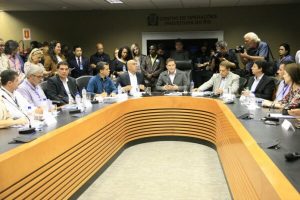 "Nós queremos um carnaval bonito, alegre e esplendoroso", diz Crivella