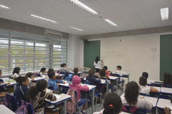 Crivella convoca mais 104 professores para escolas municipais