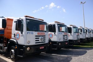 Crivella entrega nova frota da Comlurb para coleta seletiva