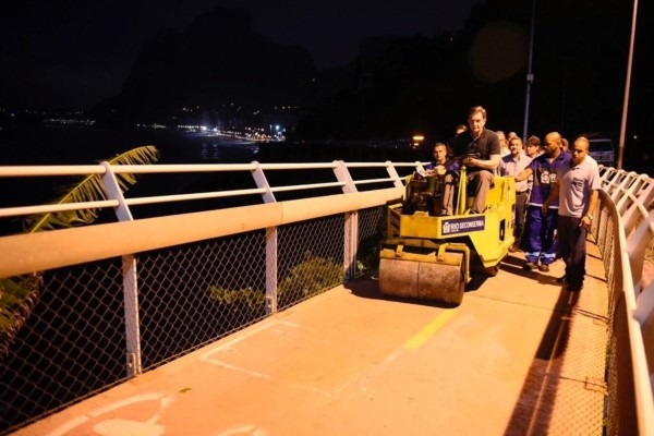 Crivella faz inspeção na ciclovia Tim Maia