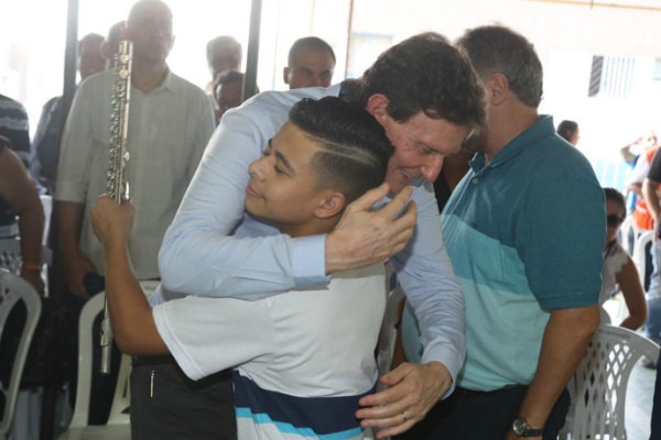 marcelo-crivella-prb-inicio-do-ano-letivo-foto2-edvaldo-reis-03-02-17