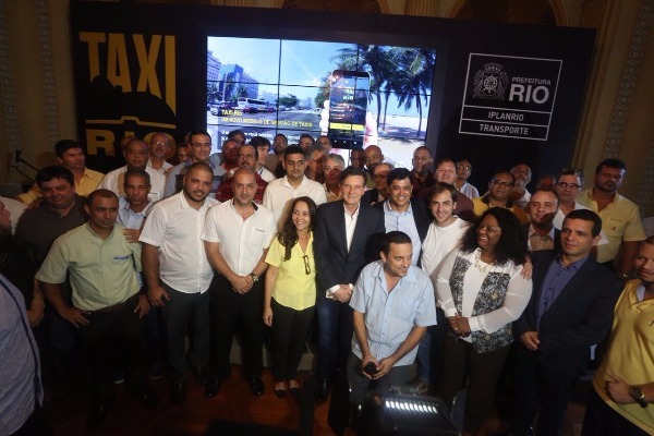 marcelo-crivella-prb-lancamento-taxi-rio-foto2-edvaldo-reis-30-05-17