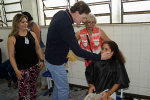 Crivella participa do Rio em Ação na Maré