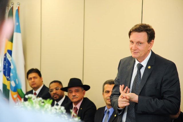 marcelo-crivella-prb-reuniao-bloco-aumento-impostos-foto-douglas-gomes-01-10-15