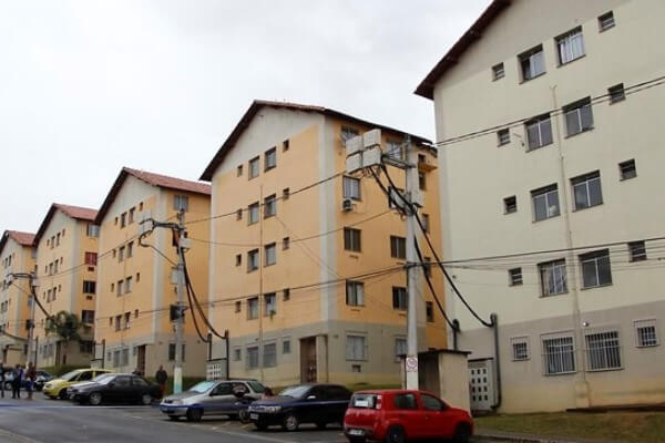 Crivella realiza sonho da casa própria ao entregar RGI a 300 famílias Crivella realiza sonho da casa própria ao entregar RGI a 300 famílias