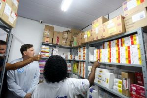 Crivella vistoria obras de melhoria na comunidade Kelson’s
