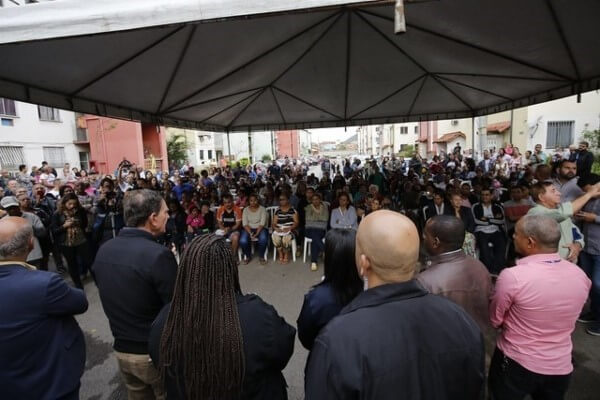Crivella realiza sonho da casa própria de 497 famílias em Paciência (RJ)