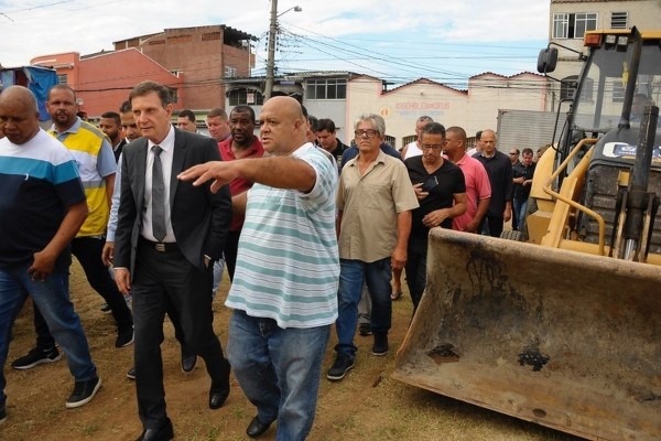 Crivella inicia ações do Cuidar da Cidade em Campo Grande