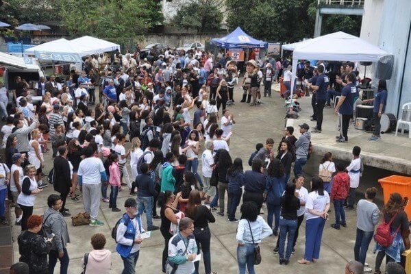 Crivella acompanha "Prefeitura Mais Perto de Você" em Pedra Guaratiba 