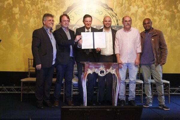 Crivella lança calendário oficial das rodas de Samba Cariocas