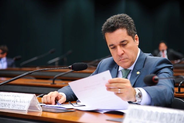 marcelo-squassoni-prb-mme-defende-grupo-de-trabalho-para-avaliar-portabilidade-nas-contas-de-luz-foto-04-09-15-02