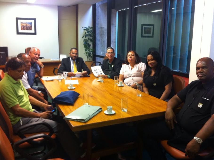 Márcio Marinho recebe comissão da Associação dos Anistiados dos Correios da Bahia