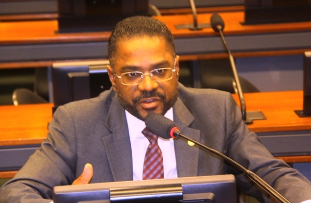 marcio-marinho-prb-codico-defesa-consumidor-25anos-foto-ascom-10-09-2015