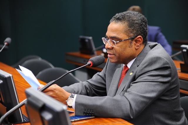 marcio-marinho-prb-falta-de-fiscalizacao-de-medicamentos-genericos-foto-douglas-gomes-05-11-15-02