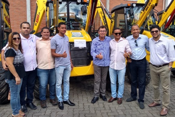 Márcio Marinho destina equipamentos agrícolas para municípios baianos