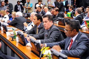 Líder do PRB encaminha voto favorável na comissão de impeachment