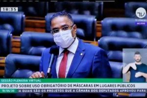 Republicanos defendem uso obrigatório de máscaras em todo o país