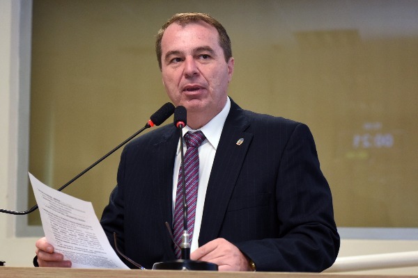 Marcos Abdala promove audiência pública para debater projeto sobre fogos de artificio