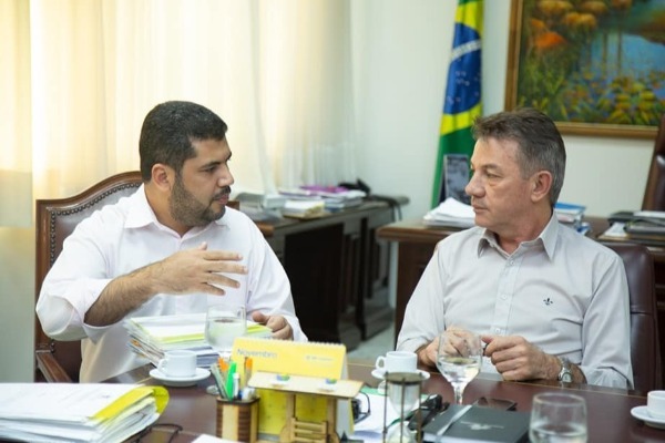 Governo de Roraima entrega títulos definitivos para empresas