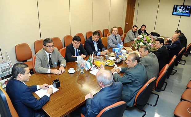 marcos-pereira-prb-apoio-entidades-pesca-contra-extincao-do-mpa-foto-douglas-gomes-27-08-15-01