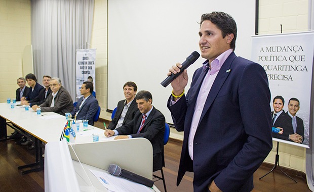 marcos-pereira-prb-empossa-craque-edmilson-em-taquaritinga-sp-foto-alison-leite-11-09-15-02