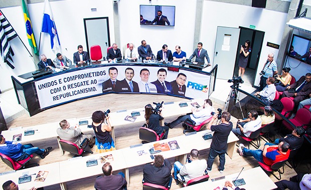 marcos-pereira-prb-novo-cidadao-de-aruja-sp-foto-alison-leite-19-09-15-01