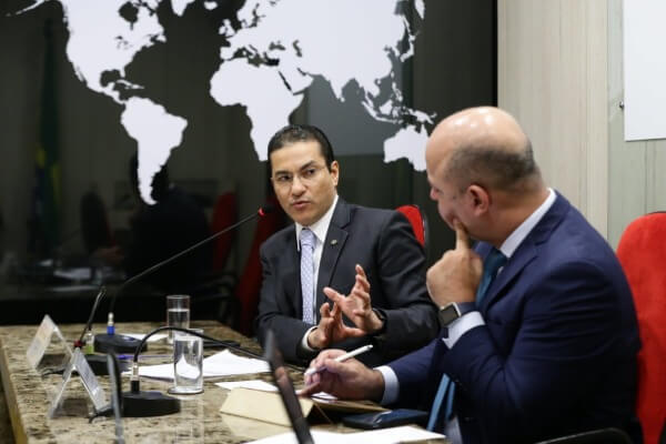 ”Custo Brasil” segue como principal entrave para a abertura comercial, diz Marcos Pereira