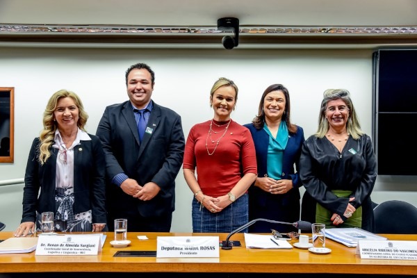 Maria Rosas lança Frente Parlamentar em Defesa da Educação Básica e Alfabetização 