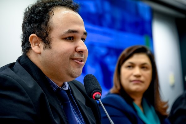 Maria Rosas lança Frente Parlamentar em Defesa da Educação Básica e Alfabetização 