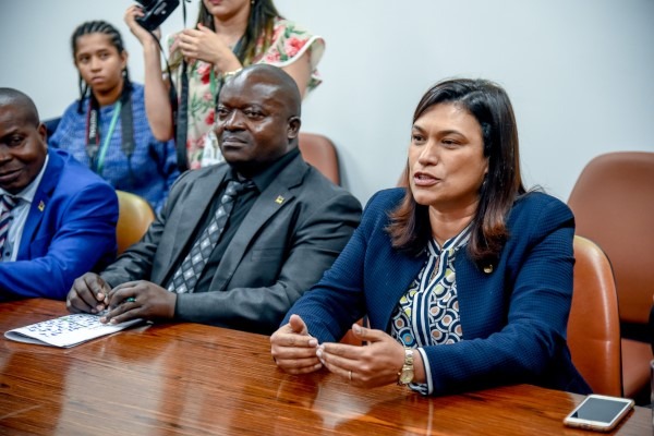 Márcio Marinho recebe delegação de Moçambique 