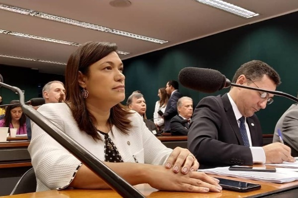 Maria Rosas comemora vitória para o autismo