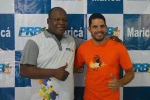 mariano-santos-prb-marica-rj-abona-fichas-de-650-novos-filiados-foto-ascom-11-04-2017-03