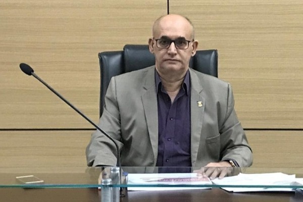 Mauro Teixeira garante três ambulâncias para Guarujá