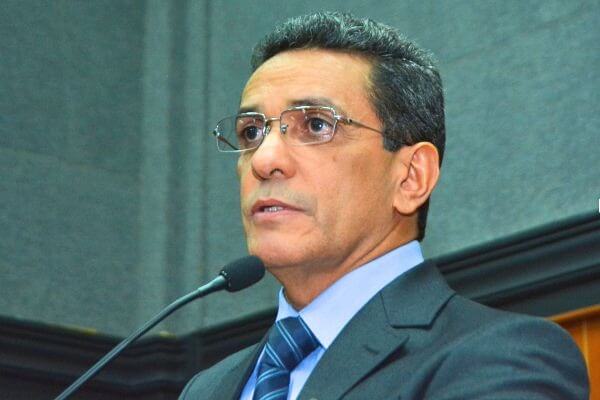 Mecias de Jesus demonstra preocupação com entrada de venezuelanos em Roraima