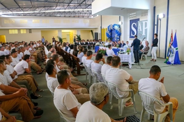 Milton Vieira prestigia formatura de reeducandos em Limeira (SP)