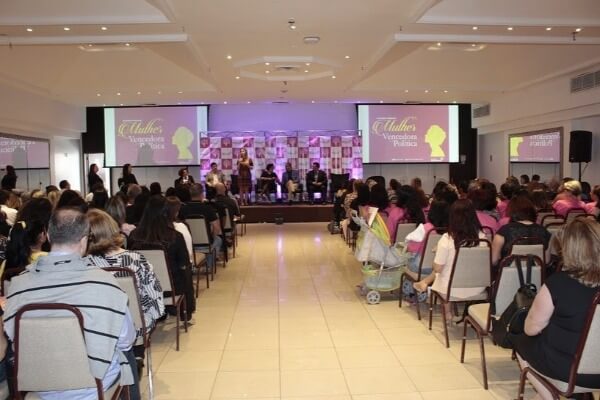Seminário reúne centenas de republicanas em Porto Alegre