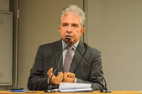 Nabor Wanderely pede centro de referência para tratamento de doenças cardiológicas